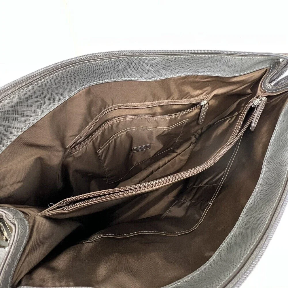 Tumi villa grey
